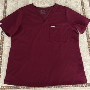 Figs Technical Collection Maroon V-Neck Scrub Top Fitted Back Women’s‎ Size XL
